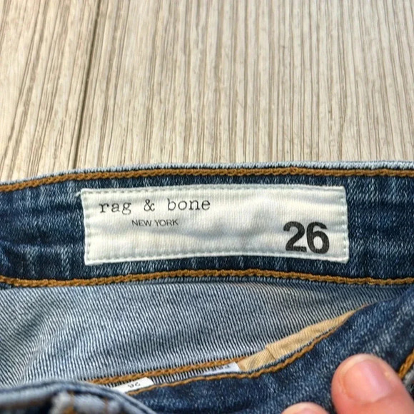 Rag & Bone Cate Mid-Rise Skinny Jeans with Distressed Knee in Blue sz 26 - Picture 9 of 16